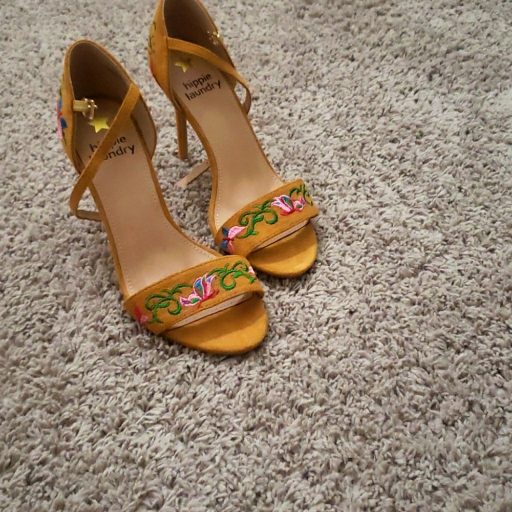 SHOES